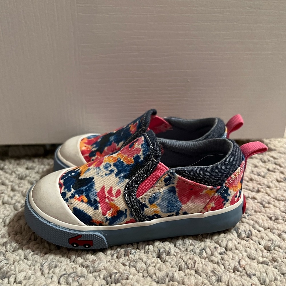 Toddler girl size 6 sneakers